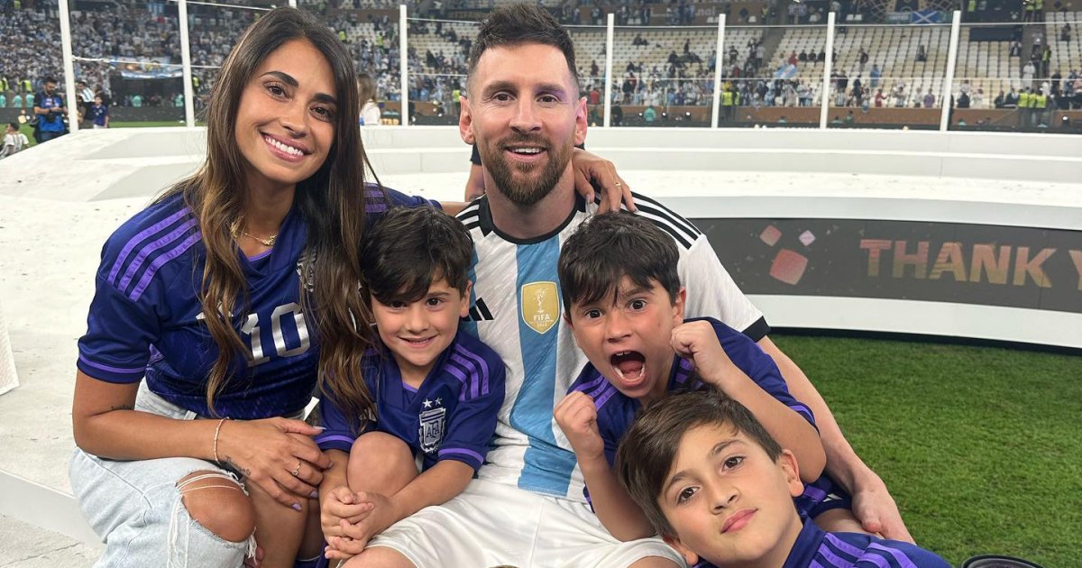 Lionel Messi Celebrates World Cup Win With Wife, Sons: Photos | Pop ...